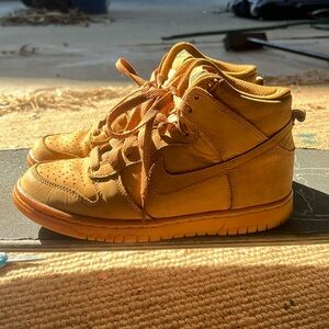 Nike Dunk High Premium GS 'Flax' youth shoes 5.5 ( I usually buy women’s 6.5/7